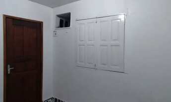 Imagem 4: Aluga se kitnet 600 incluso água e luz. * falar com Maicon