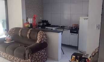 Imagem 2: Casa em privê em pau amarelo