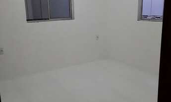 Imagem 5: Casa bifásica c garagem, suíte, 2/4, área de serviço, porcelanato, rua muito tranquila