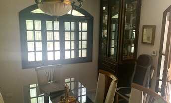 Imagem 5: Sobrado para venda tem 200 metros quadrados com 5 quartos em Ponta da Praia - Santos - SP