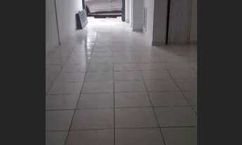 Imagem 4: Centro Gamboa Lojas com 35 e 60 metros metros R$ 800,00 e R$ 1.300,00