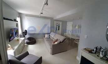 Imagem: Casa comercial de três andares