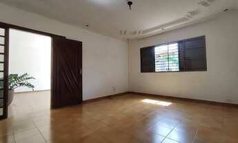 Imagem 5: Térrea para venda possui 230 metros quadrados com 4 quartos em Setor Sol Nascente - Goiâni