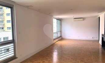 Imagem 4: Apartamento para aluguel e venda tem 210 m2 com 3 dormitórios e 2 vagas no Jardim Paulista