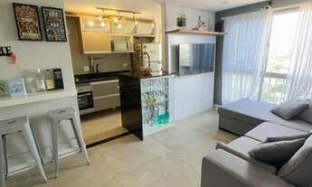 Imagem 2: Apartamento mobiliado com 2 quartos, suite, 10° andar, vista perene e vaga coberta