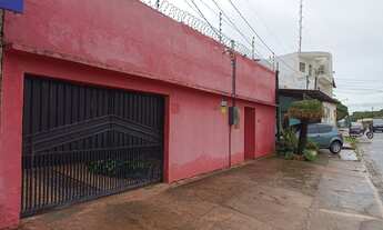 Imagem: Casa com placa solar aeroporto velho