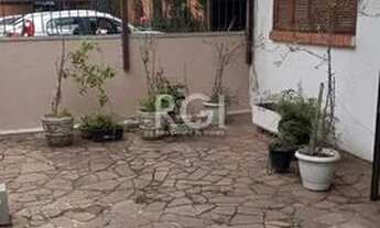 Imagem 2: Casa para Venda - 210m², 4 dormitórios, 2 vagas - Petrópolis