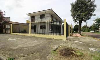 Imagem: Sobrado com Ponto Comercial - São José