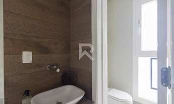 Imagem 5: Casa com Jardim e Vista Livre, 3 Suítes, 5 Vagas para locação, 389 m² Mercês Curitiba/PR