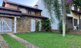 Imagem 2: Casa com Piscina e Amplo Quintal no Centro de Gravataí 3 Dormitórios e Suíte