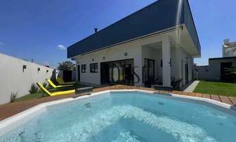 Imagem: Casa à venda em condomínio fechado em