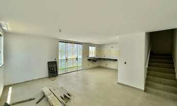 Imagem 4: Oportunidade Única em Manguinhos: Duplex com 4 Quartos e Acabamento Premium!