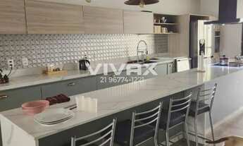 Imagem 7: MÉIER - CASA - Torres Sobrinho - Quartos - 4 Suítes - 1 Banheiro - 4 Vagas