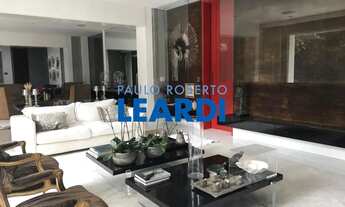 Imagem: CASA ASSOBRADADA - PINHEIROS - SP