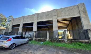 Imagem: Pavilhão com Mezanino e 6 Vagas no Bairro