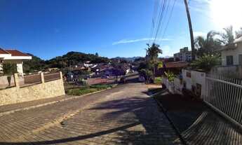 Imagem 5: Três casas de aluguéis