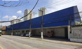 Imagem 4: Galpão com 7500m², piso único para mercado ou concessionária