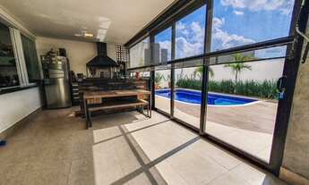 Imagem 4: Casa de condomínio para venda possui 357 metros quadrados com 3 quartos