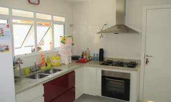 Imagem 6: Casa de condomínio para venda tem 200 metros quadrados com 4 quartos