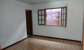 Imagem 7: Aluguel de ampla casa na Mosela com 2 quartos, garagem!!