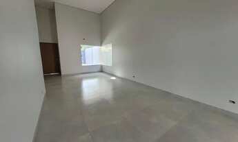 Imagem 4: Três quartos, sendo um suíte - Área gourmet e amplo espaço de terreno