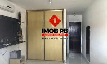 Imagem 4: Casa para aluguel e venda possui 310 metros quadrados com 8 quartos