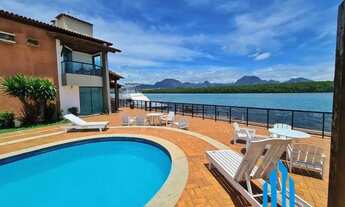 Imagem: Casa a venda no canal de Guarapari com lazer