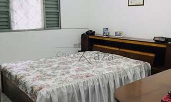 Imagem 7: Casa para aluguel possui 150 metros quadrados com 6 quartos