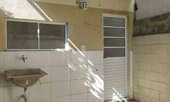 Imagem 5: Casa de 2 quartos com quintal e vaga de garagem em condomínio com lazer