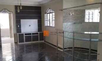 Imagem 4: Rua 12 4 quartos suíte Piscina e Churrasqueira