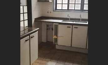 Imagem 4: Casa alto padrão para comércio em Avenida, com terreno nos fundos do imóvel para estaciona