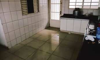 Imagem 3: CASA SETOR UNIÃO 3 QUARTOS SUÍTE PORCELANATO PRÓXIMO A AVENIDA T-9 OPORTUNIDADE ÚNICA