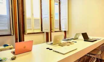 Imagem 4: Casa Comercial para aluguel e venda possui 180 metros quadrados com 4 quartos