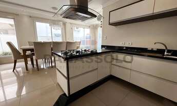 Imagem 7: Casa em Condomínio para Venda em Curitiba, Pinheirinho, 4 dormitórios, 2 suítes, 5 banheir