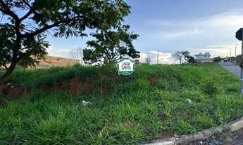 Imagem: Terreno à venda no bairro Vila dos Ipês