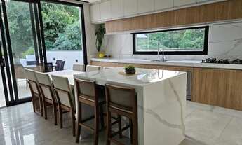 Imagem 6: Casa de condomínio para venda tem 264 metros quadrados com 5 quartos