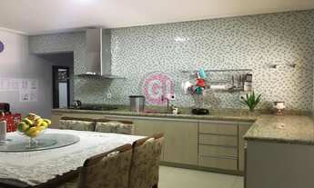 Imagem 2: Sobrado de 2 Quartos à Venda no Villa Branca em Jacareí/SP: Conforto, Espaço e Localização