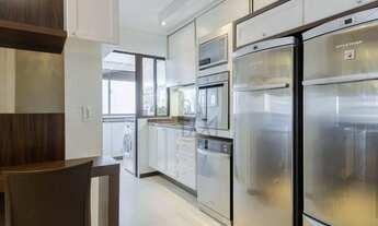 Imagem 7: Apartamento Amplo à Venda na Agronômica, Próximo ao Mar