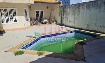 Imagem: Casa com 4 dormitórios para alugar, 520