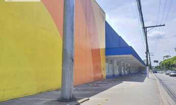 Imagem 2: Galpão com 7500m², piso único para mercado ou concessionária