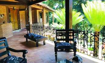 Imagem 4: Casa cercada pela natureza, em condomínio fechado com 550 m², 3 quartos, 1 suíte, piscina