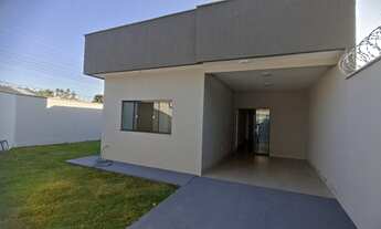 Imagem 2: Casa de 3 Quartos com Quintal Grande Acabamento de Alto Padrão