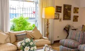 Imagem 7: Casa tipo para venda com 3 quartos, 236m²