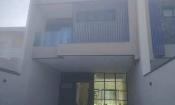 Imagem 2: Sobrado para venda tem 240 metros quadrados com 3 quartos