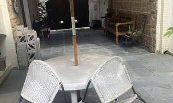 Imagem 6: Sobrado para venda tem 200 metros quadrados com 5 quartos em Ponta da Praia - Santos - SP