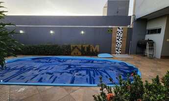 Imagem 4: Maravilhoso Sobrado com Fino Acabamento e com Piscina