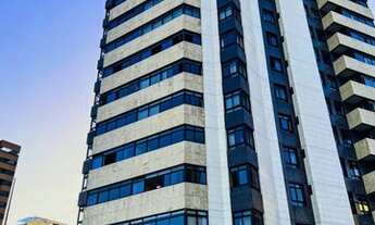 Imagem 2: Apartamento para venda possui 265 metros quadrados com 4 quartos em Farol - Maceió