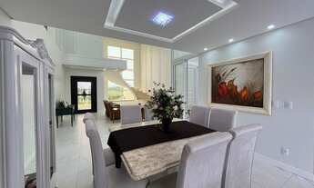 Imagem 7: Belíssima Casa de esquina localizada em Bairro Nobre, espaços amplos para total conforto