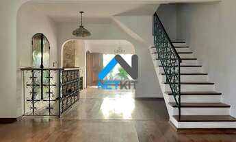 Imagem: CASA Próxima ao PARQUE IBIRAPUERA, com