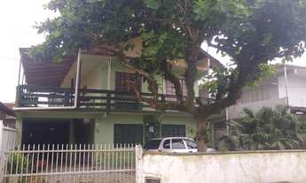 Imagem 1: Sobrado muito bem localizado à 100 metros da praia e 60 metros da lagoa